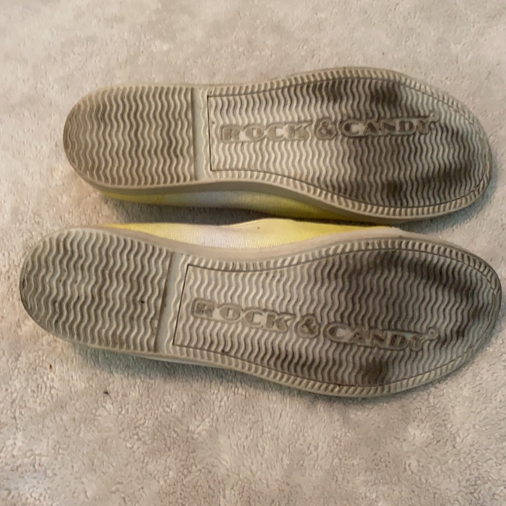 Shoes - Picture 4 of 5